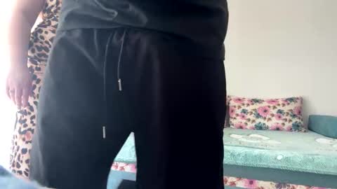 Snapshot of khloekross chatting on February 2026 12:48:02 PM khloekross online show from February 2026 12:48:02 PM