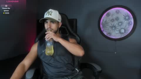 Khriss brown online show from November 2025 08:46:02 PM