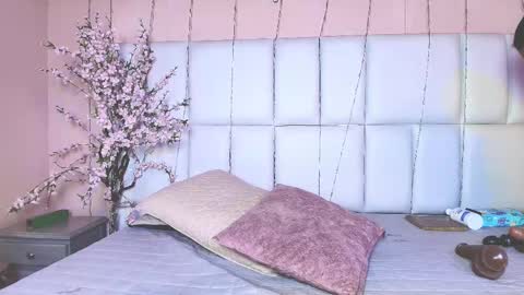 Snapshot of kiana_cream chatting on February 2025 11:36:01 AM N M online show from February 2025 11:36:01 AM