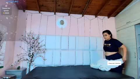 Snapshot of kiana_cream chatting on February 2025 11:29:02 AM N M online show from February 2025 11:29:02 AM