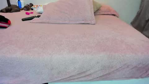 Snapshot of kiana_cream chatting on October 2025 11:31:01 AM N M online show from October 2025 11:31:01 AM