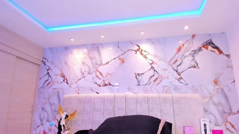 Snapshot of kiana_cream chatting on November 2025 11:10:01 AM N M online show from November 2025 11:10:01 AM