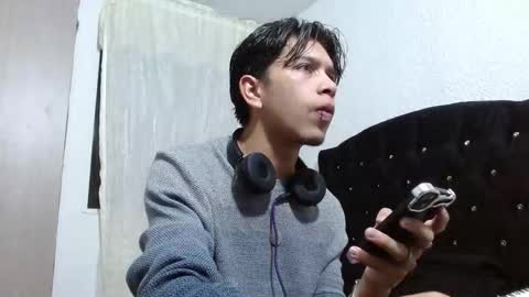 Adrian  Chlloe online show from September 2025 01:40:01 AM