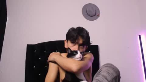 Adrian  Chlloe online show from November 2025 04:17:02 PM