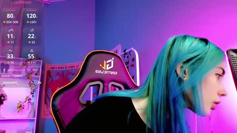 Kira online show from September 2025 08:42:01 PM