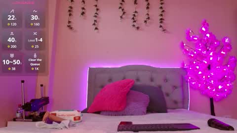 Snapshot of kiarabenedetti_ chatting on October 2025 07:36:02 PM Kiara Benedetti online show from October 2025 07:36:02 PM