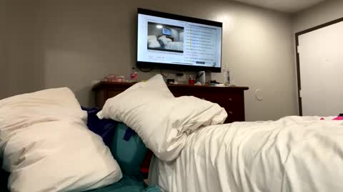 HunneysPlayRoom online show from November 2025 12:50:02 PM