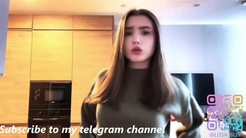 Ola my name is Lissa  Lets hit 10 Thumbs Up together   online show from April 2026 12:09:02 PM