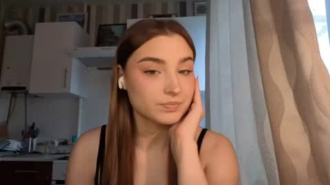 Ola my name is Lissa  Lets hit 10 Thumbs Up together   online show from April 2026 07:22:01 AM