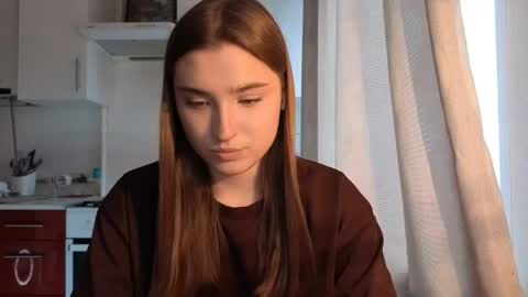 Ola my name is Lissa  Lets hit 10 Thumbs Up together   online show from April 2026 12:51:02 PM