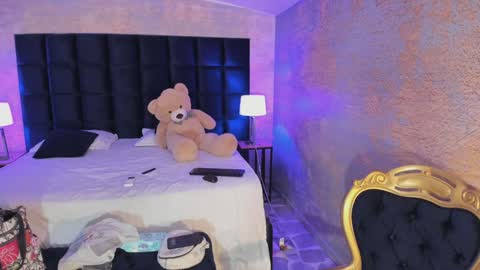 Snapshot of kiim_taaylor chatting on January 2025 05:51:02 PM Kim online show from January 2025 05:51:02 PM