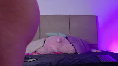 Snapshot of kiimcooper_ chatting on June 2026 10:41:02 AM KIM COOPER online show from June 2026 10:41:02 AM
