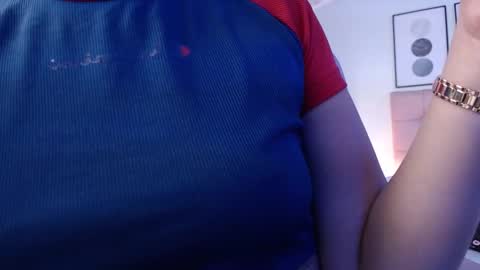 kIKI online show from October 2025 09:02:01 PM