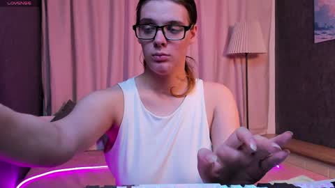 Kiki online show from April 2026 10:31:02 AM