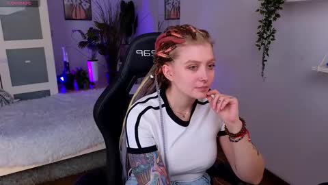 Snapshot of kiki_shay chatting on November 2025 02:16:01 PM Kiki online show from November 2025 02:16:01 PM