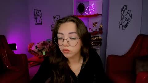 Snapshot of kiki_swan chatting on March 2025 07:49:02 AM kiki_swan online show from March 2025 07:49:02 AM