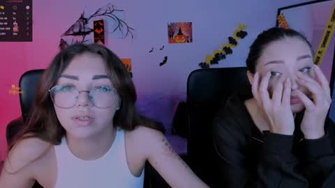 Snapshot of kiki_swan chatting on November 2025 09:08:01 AM kiki_swan online show from November 2025 09:08:01 AM