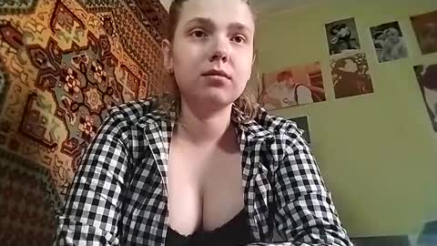 kikibang_ online show from April 2026 08:34:01 AM