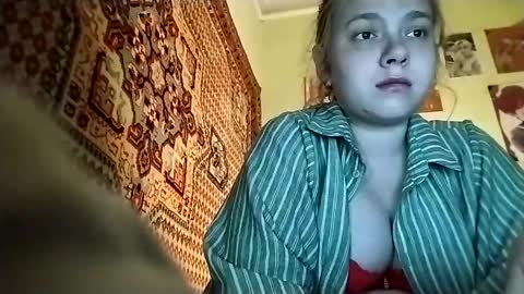kikibang_ online show from April 2026 07:31:02 PM