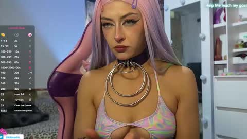 kiki online show from November 2025 07:04:02 PM