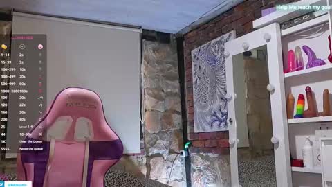 kiki online show from November 2025 07:23:02 PM