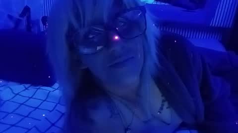 kikilovespartylights online show from November 2025 12:38:02 PM