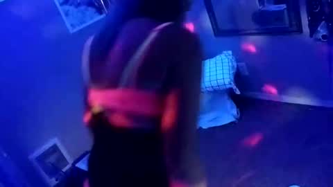 kikilovespartylights online show from March 2026 10:26:01 AM