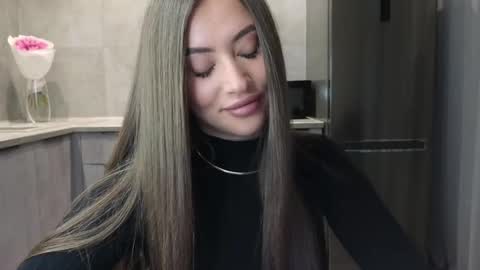 EvaAnna online show from March 2025 11:32:02 PM