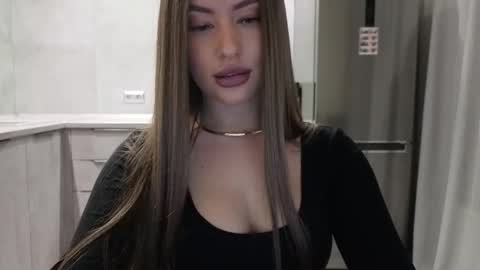 EvaAnna online show from December 2025 08:17:01 PM