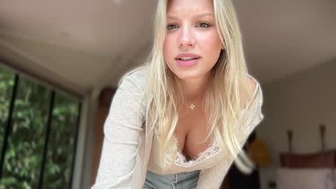 Snapshot of killer__tits chatting on February 2026 02:07:03 AM Killer Tits online show from February 2026 02:07:03 AM