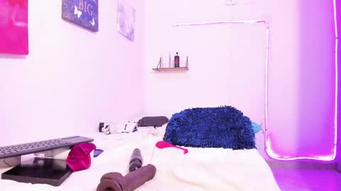 kim online show from January 2025 05:09:01 AM