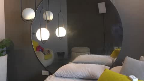 Kim online show from December 2025 12:44:02 PM