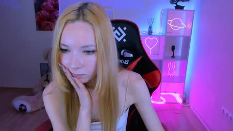 Snapshot of kim_boyd chatting on January 2025 03:54:02 PM kim_boyd online show from January 2025 03:54:02 PM