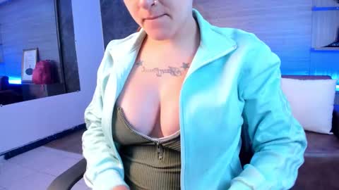 Kim online show from October 2025 10:46:02 AM