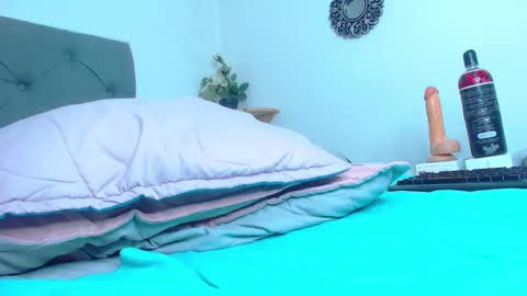 Kim online show from January 2025 11:04:01 PM