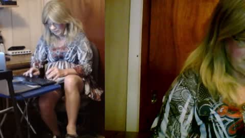kim crossdresser     no nude room and clean chat only. online show from December 2024 03:30:02 PM