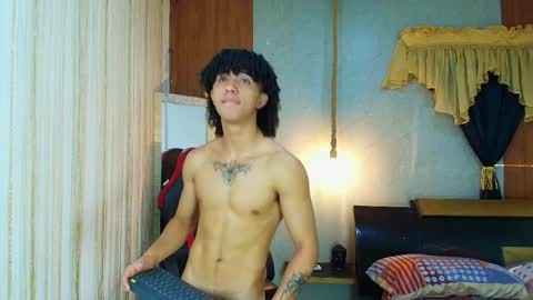 Snapshot of kim_curly_ chatting on April 2026 01:09:02 PM KIM online show from April 2026 01:09:02 PM