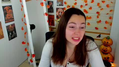 Kim online show from November 2025 01:43:01 PM