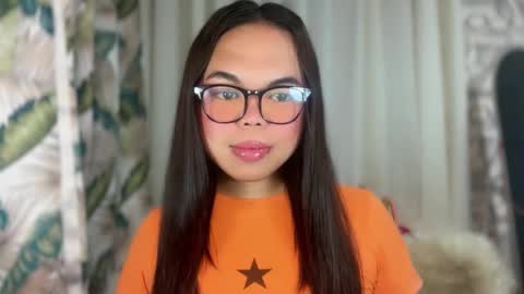 Snapshot of kim_kyile chatting on January 2026 11:36:02 AM KYLIE online show from January 2026 11:36:02 AM