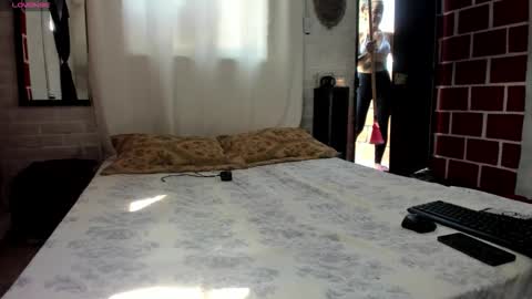 Kim  Yuk online show from November 2025 07:18:02 PM