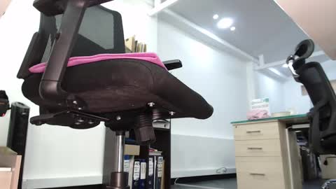 Kimberly 1200-1900 GMT-5 online show from February 2025 05:47:01 PM