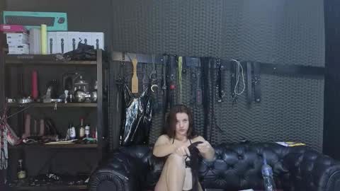  KIMBERLY SWAN  online show from November 2025 06:23:02 PM