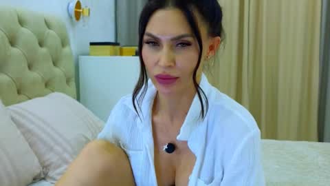 KIm online show from December 2025 04:05:01 PM