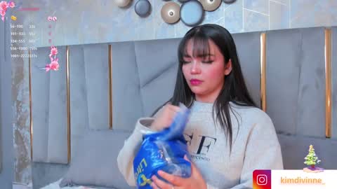 Snapshot of kimdevinne chatting on December 2024 02:39:01 AM KIM online show from December 2024 02:39:01 AM