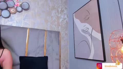 Snapshot of kimdevinne chatting on February 2025 03:01:02 AM KIM online show from February 2025 03:01:02 AM