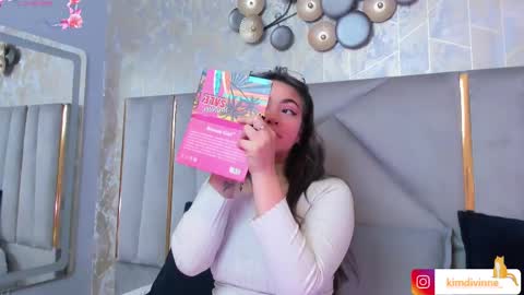 Snapshot of kimdevinne chatting on February 2025 02:48:02 AM KIM online show from February 2025 02:48:02 AM