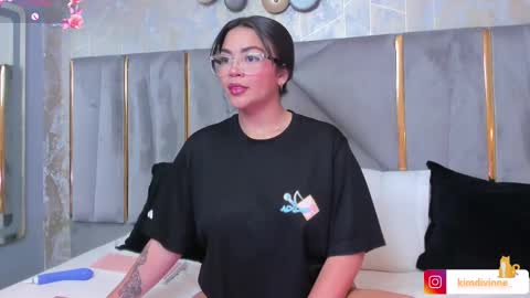 Snapshot of kimdevinne chatting on March 2025 02:36:01 AM KIM online show from March 2025 02:36:01 AM