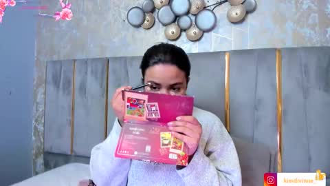 Snapshot of kimdevinne chatting on October 2025 03:27:02 AM KIM online show from October 2025 03:27:02 AM