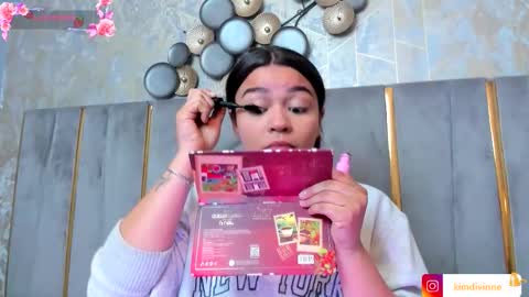 Snapshot of kimdevinne chatting on November 2025 02:45:02 AM KIM online show from November 2025 02:45:02 AM