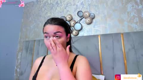 Snapshot of kimdevinne chatting on November 2025 03:16:02 AM KIM online show from November 2025 03:16:02 AM